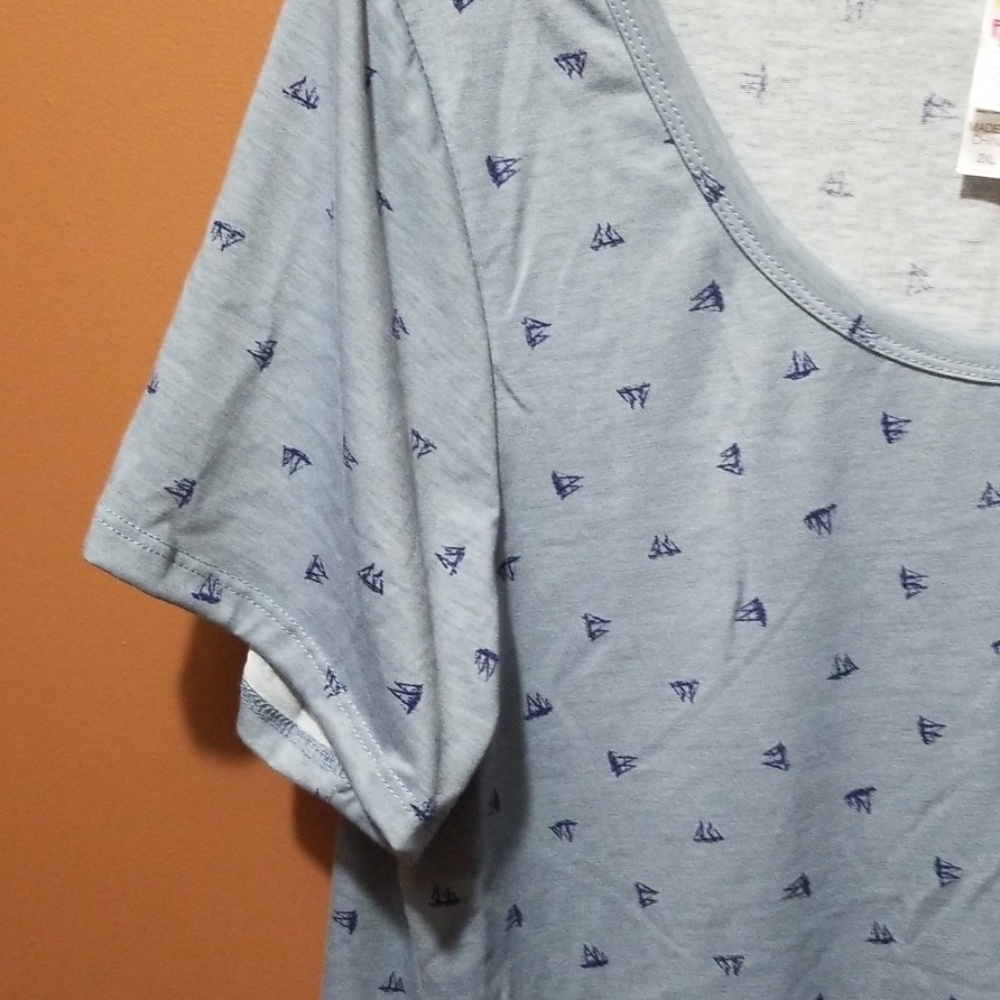 Shirt - Picture 4 of 4